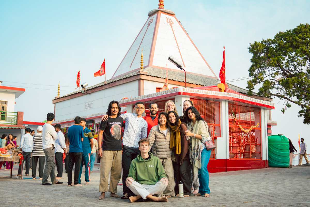 Students of Nirvana Yoga School