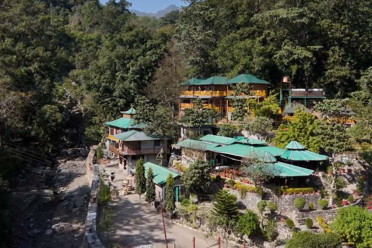 Students of Nirvana Yoga School