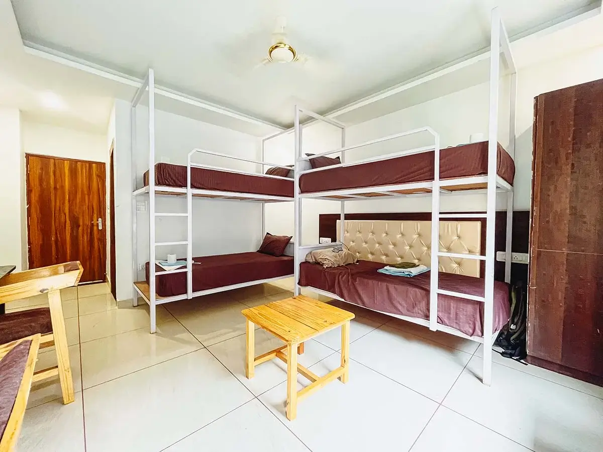 4 Shared Room