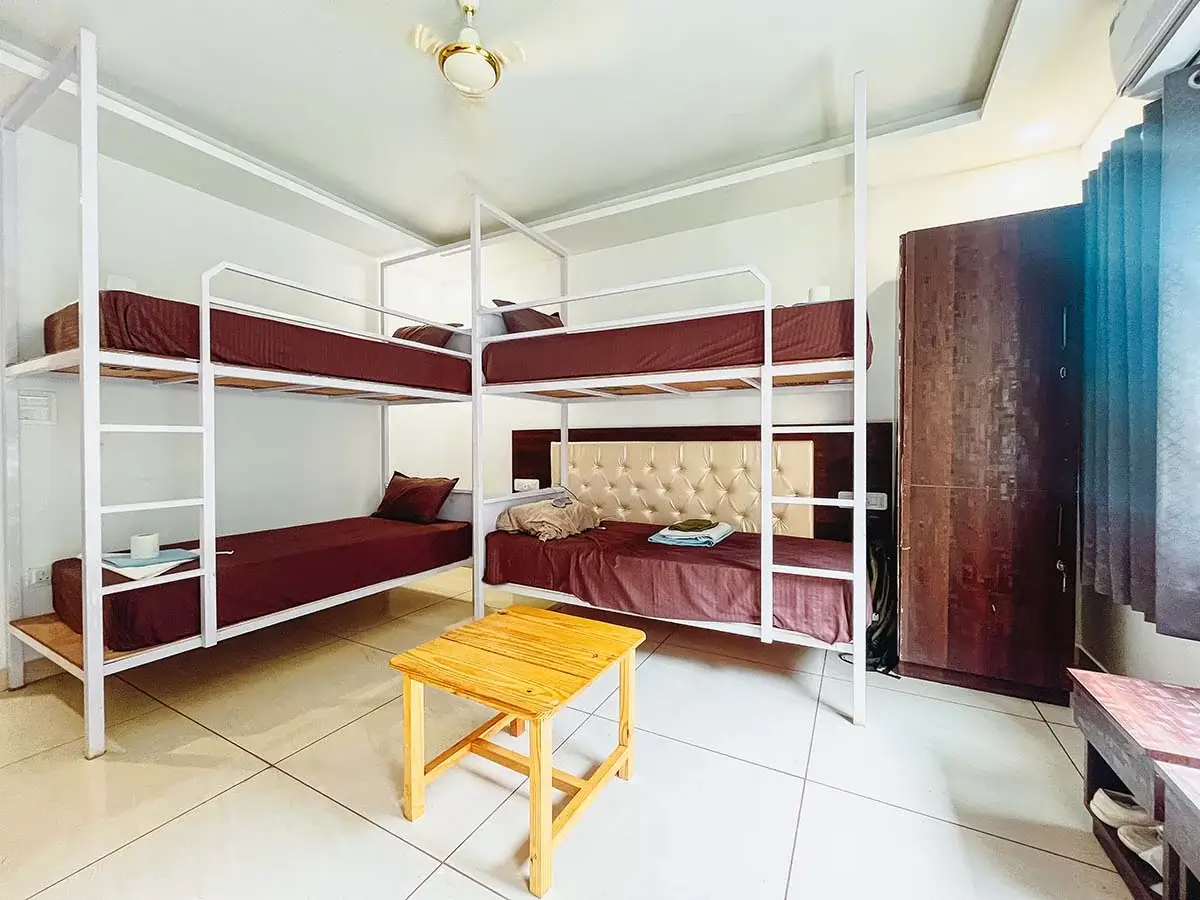 4 Shared Room