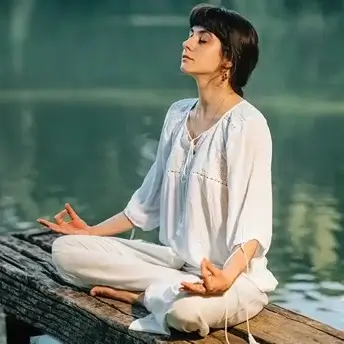 Yoga Practice in Kundalini Yoga school of Rishikesh